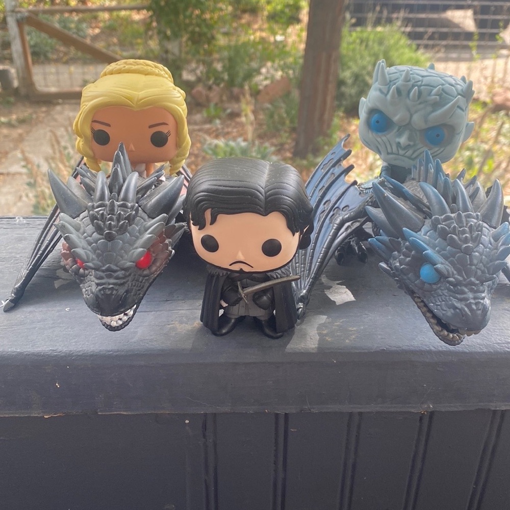 Lot of Game Of Thrones Dragons and figurines